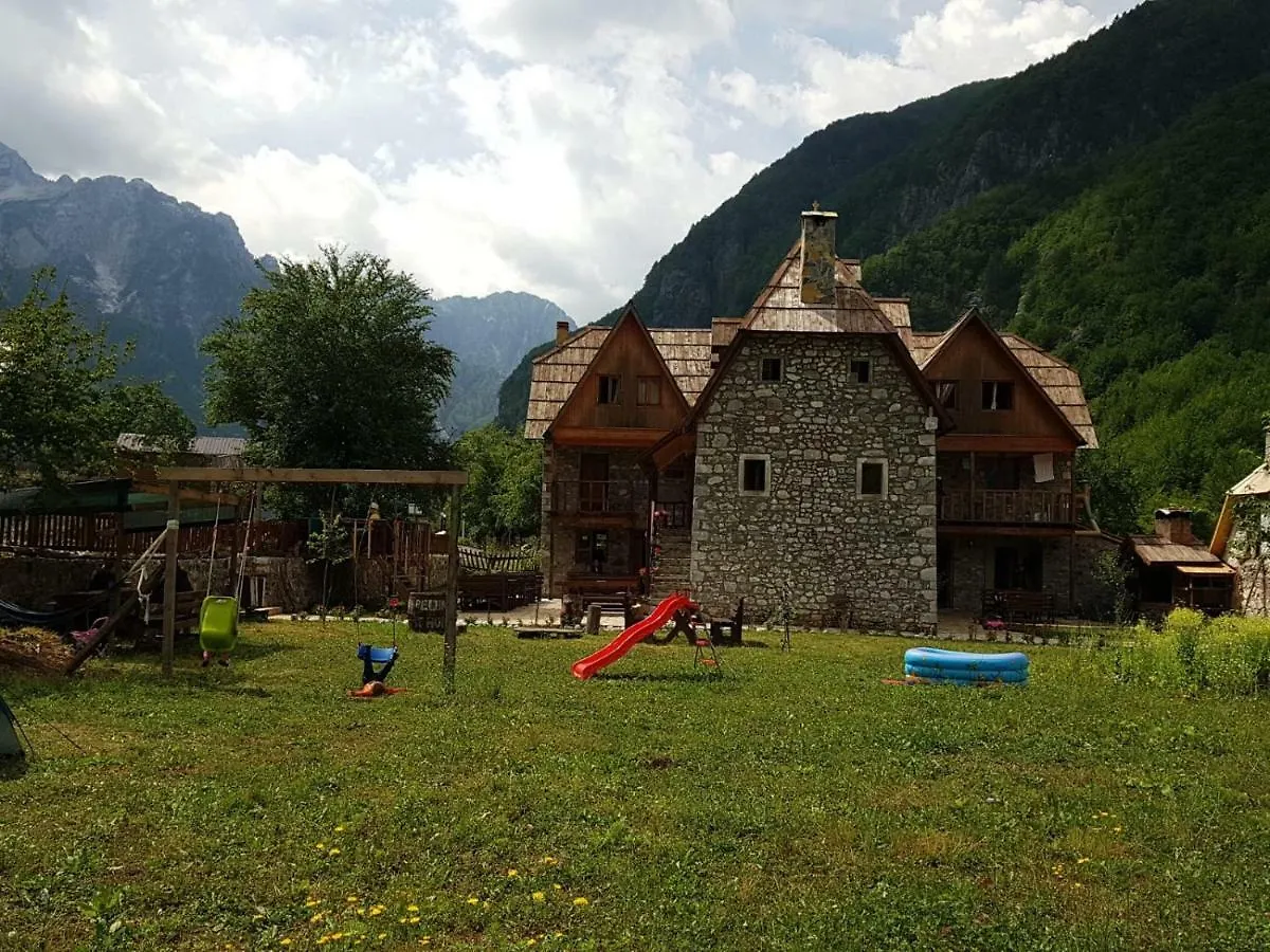 Shpella Guesthouse Theth 0*,