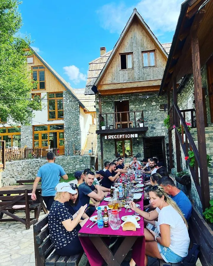 Shpella Guesthouse Theth